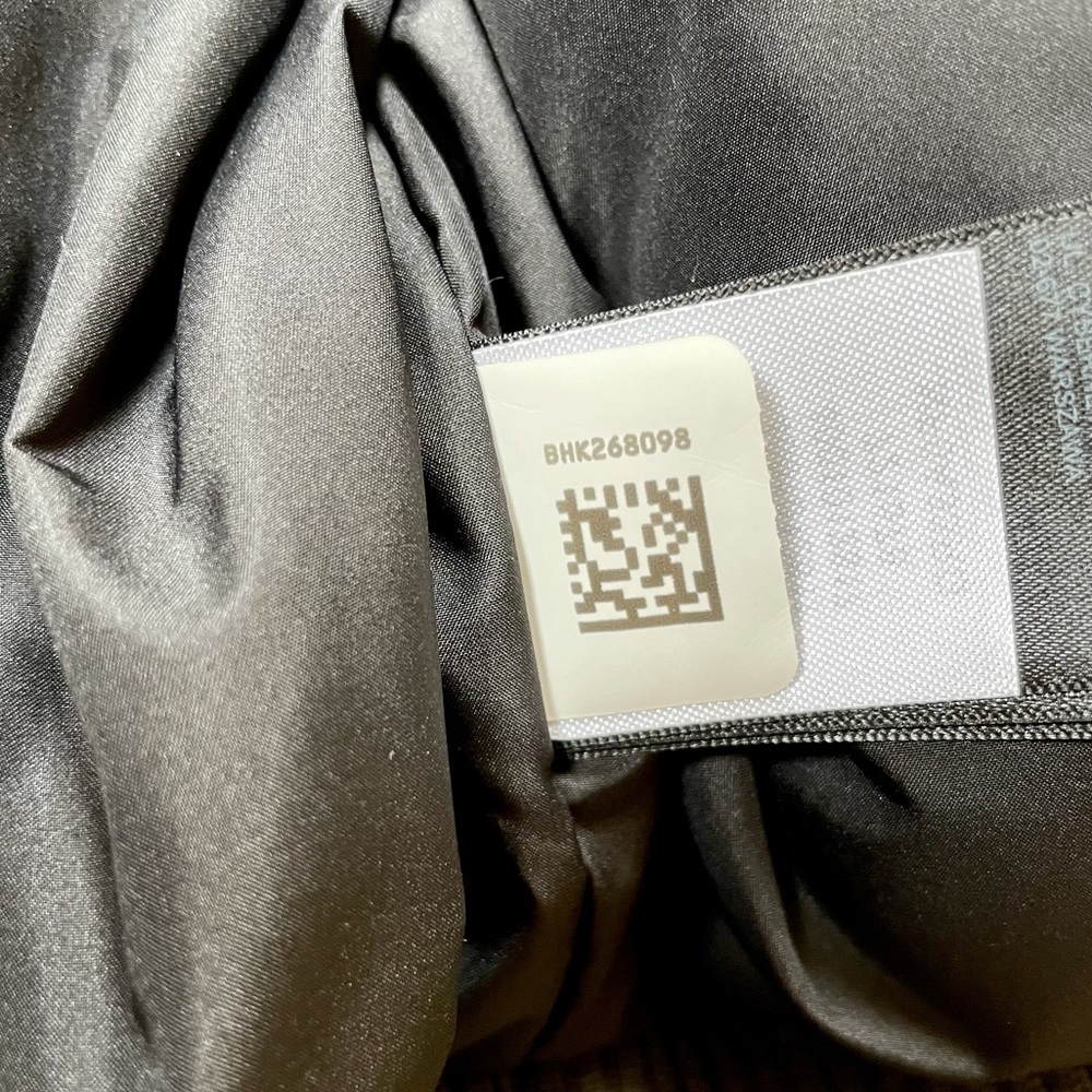 The North Face Men’s Gotham III Waterproof Jacket - Picture 6 of 7